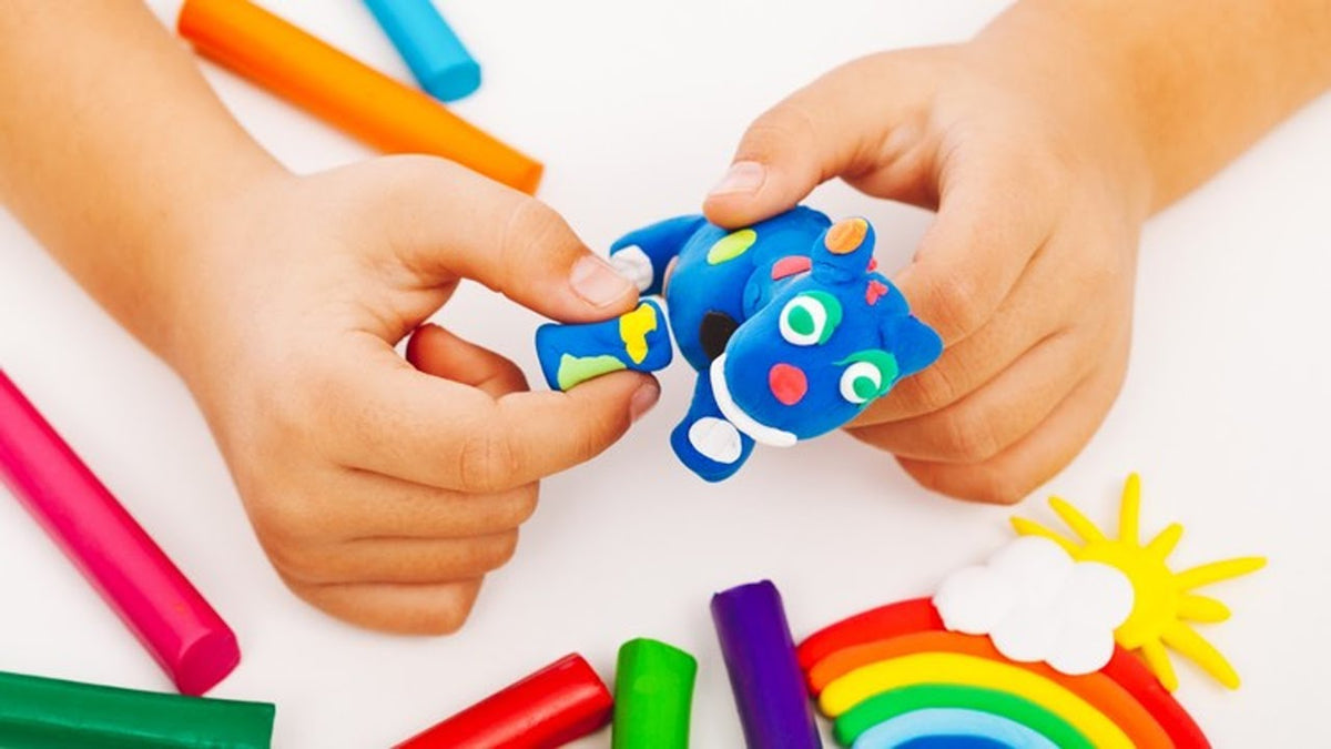 Plastilina sau care este una din cele mai atractive activitati pentru copiii de orice varsta - Pictorul Fericit